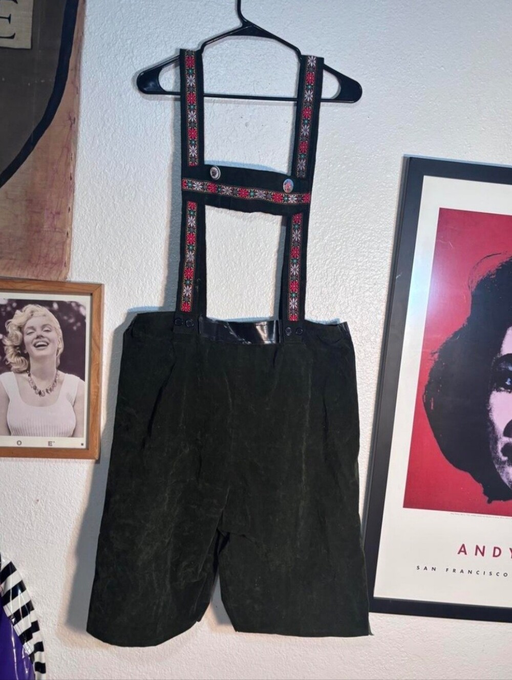 34 Inch Waist German Black Suspender Shorts with Embroidered Straps